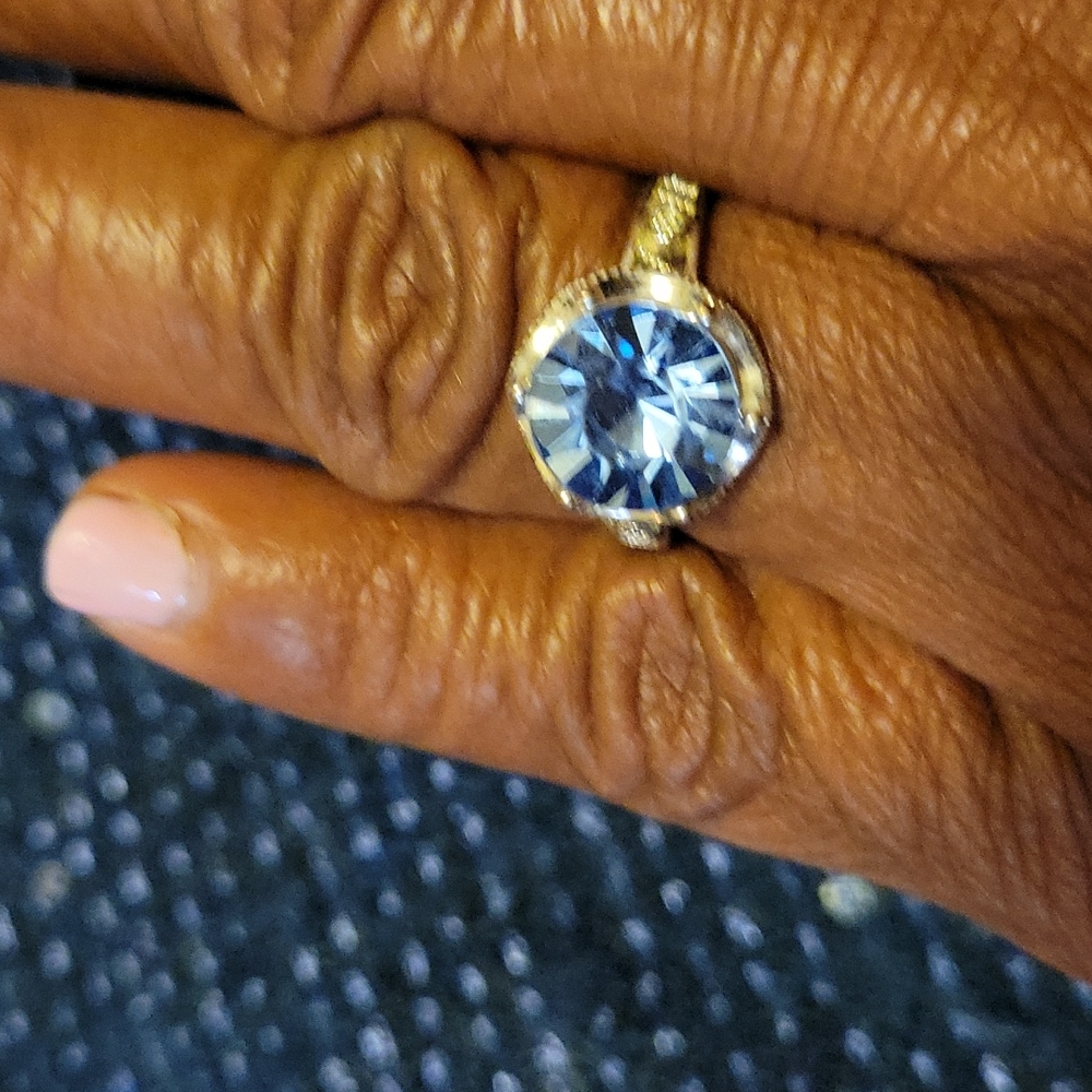 Aquamarine stone ring